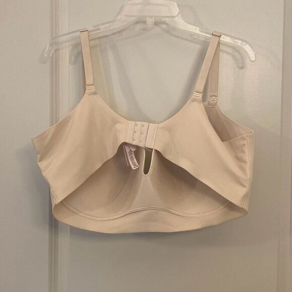 Victoria’s Secret padded no wire bra size 44DDD  - Picture 4 of 7